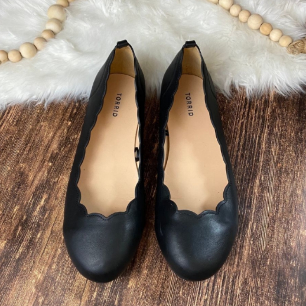 torrid | Black Scallop Ballet Flats Size 12